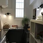 Eiffel Tower - Quiet, Charming Apartment - 2 Prs