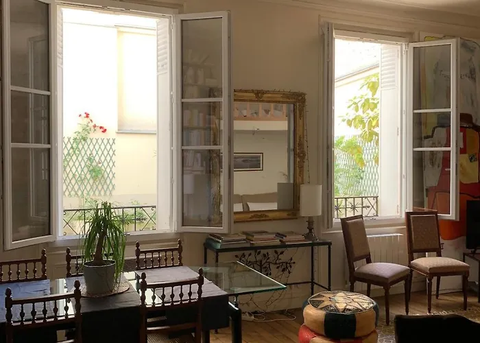 Eiffel Tower - Quiet, Charming Apartment - 2 Prs